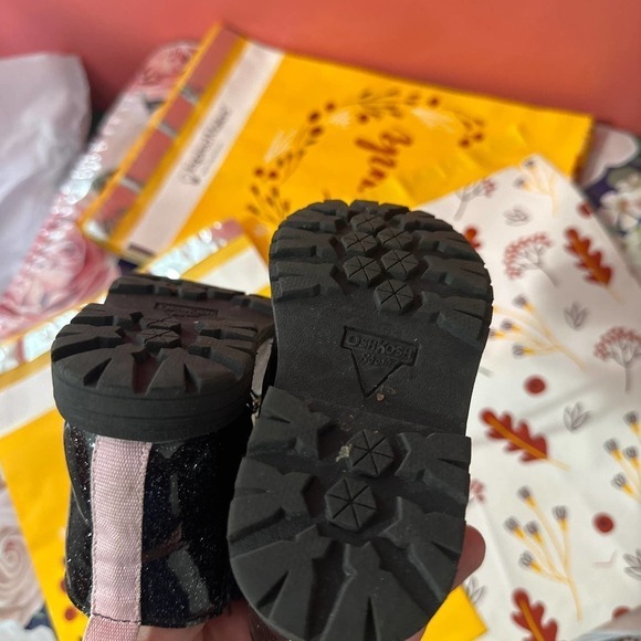 OSHKOSH b’gosh Black boots - Picture 6 of 6